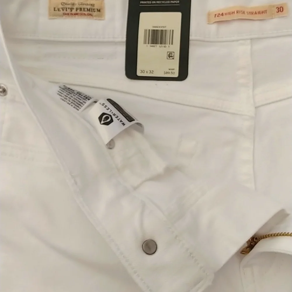 Levi's High Rise Straight Jeans - Picture 8 of 16